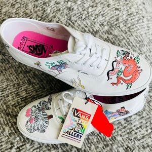 NWT New White Vans Ashley LukasheSky Inspired